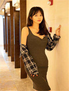 免费美女视频